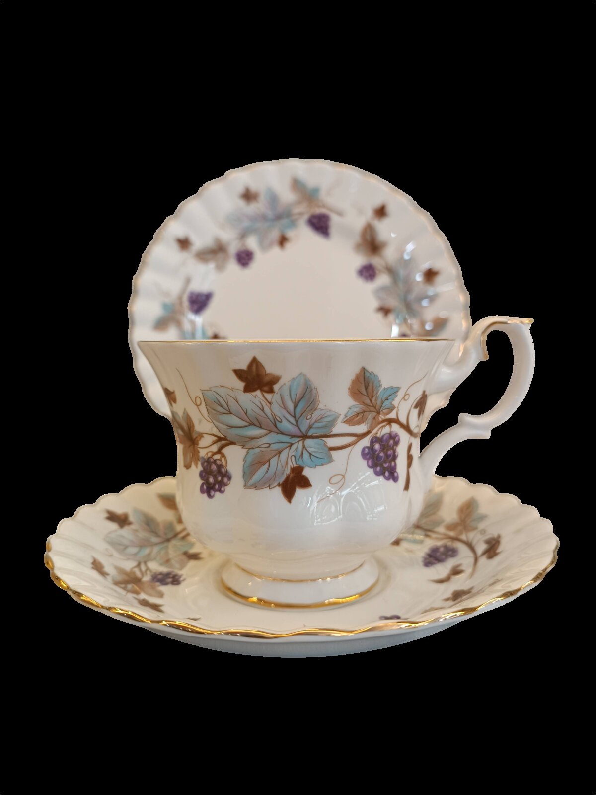 Antika Porselen Çay Fincanı ve Tabağı Seti - El Boyalı Üzüm Motifli